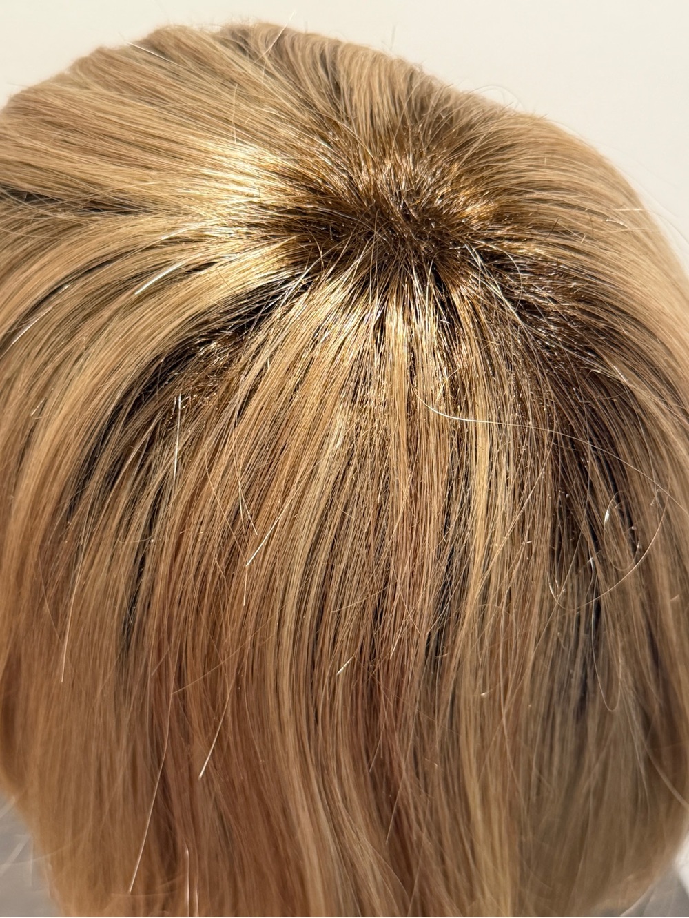 Estetica Light Blonde Short Layered Women’s Wig Style Heather 0203 - Picture 6 of 11